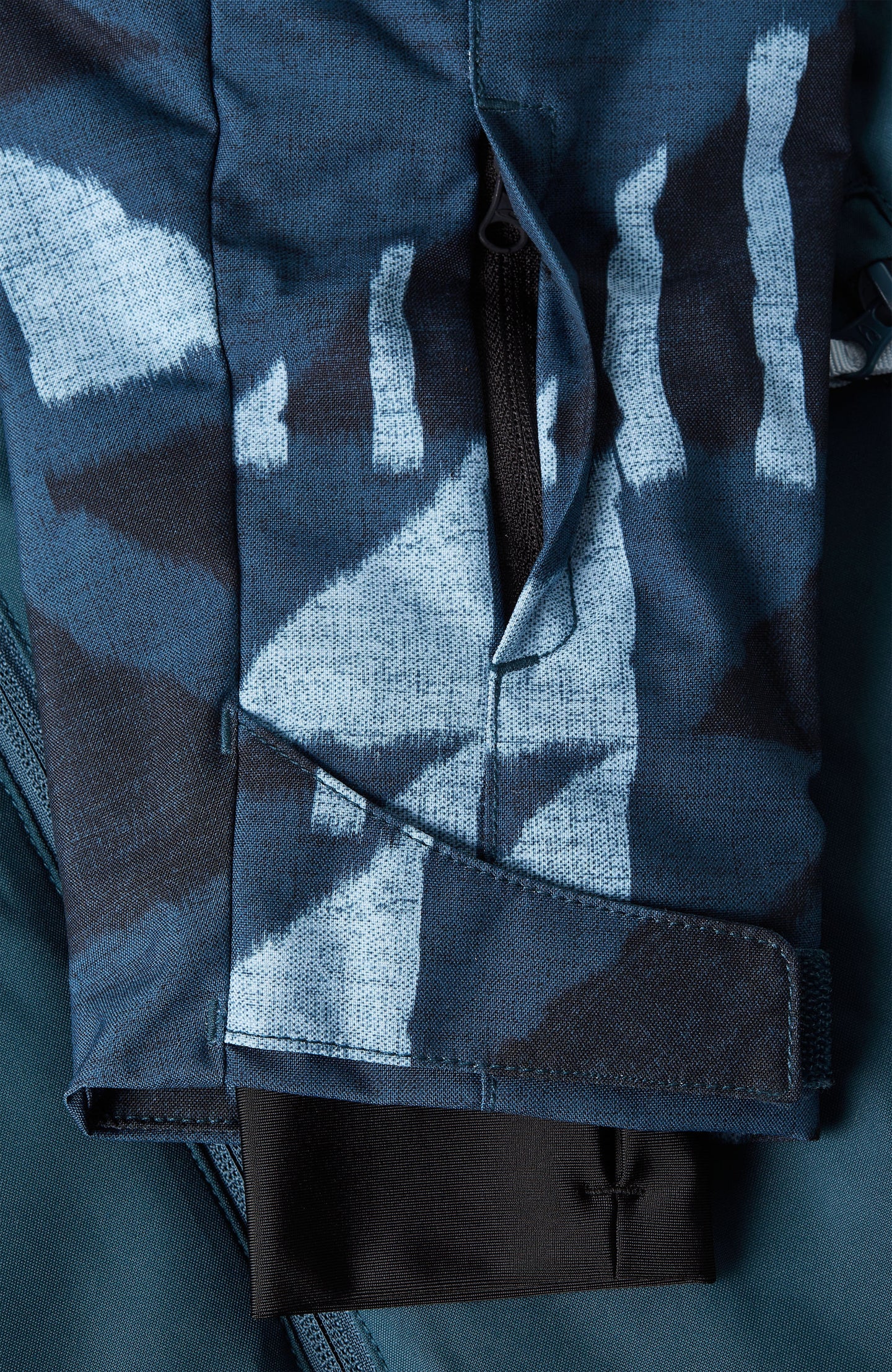 Aplite Plus Snow Jacket - Blue Triangle Ikat