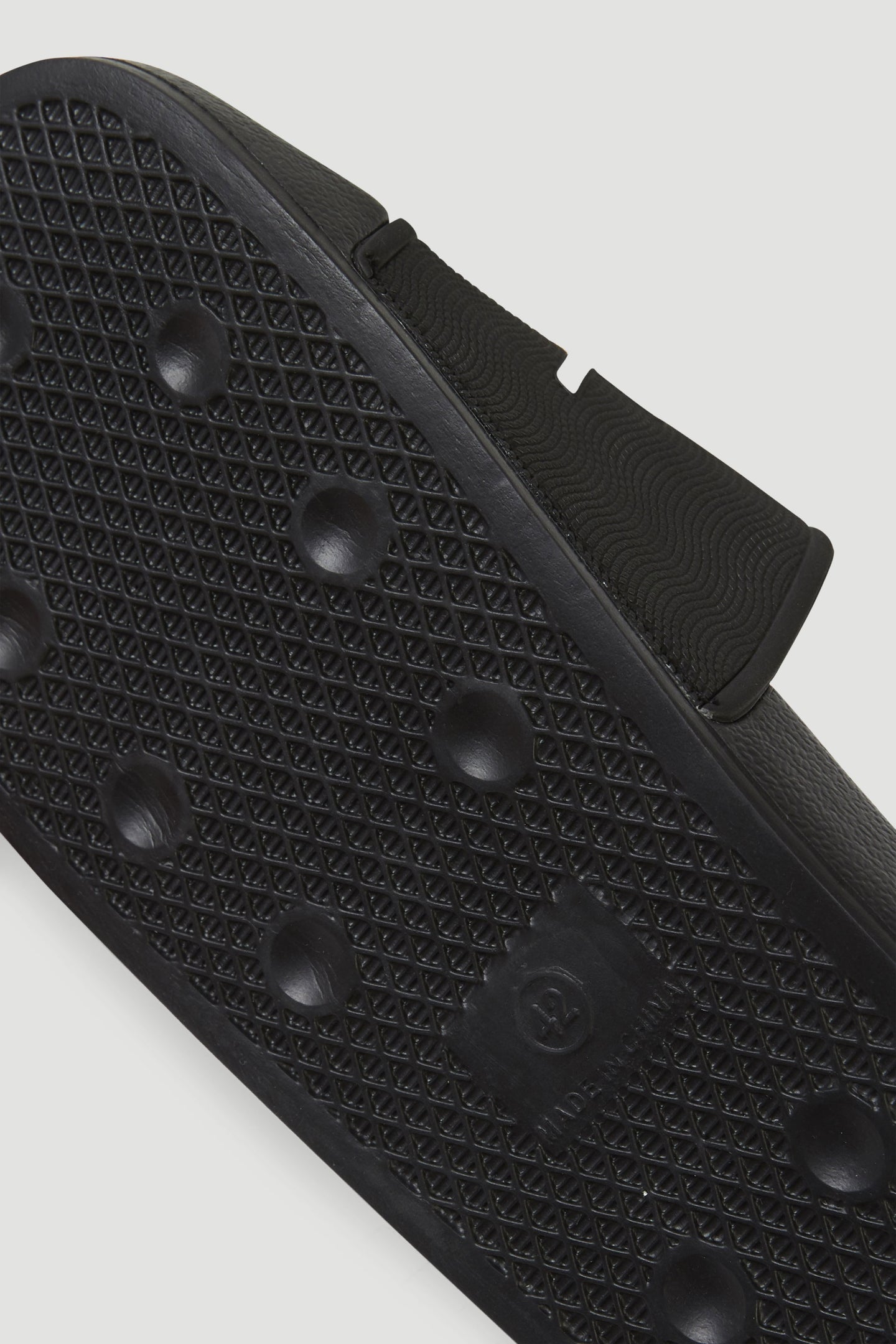 O'Neill Logo Slides - Black Out