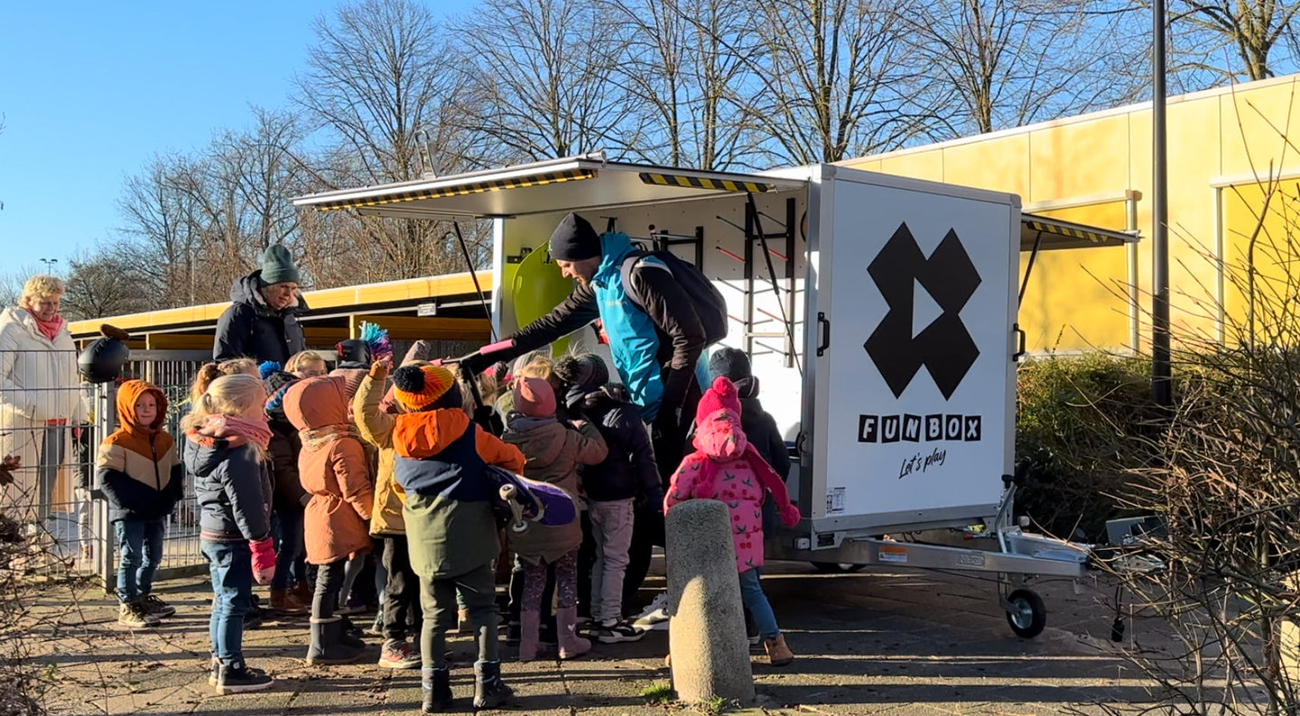 urban sports Funbox setup with kids skating