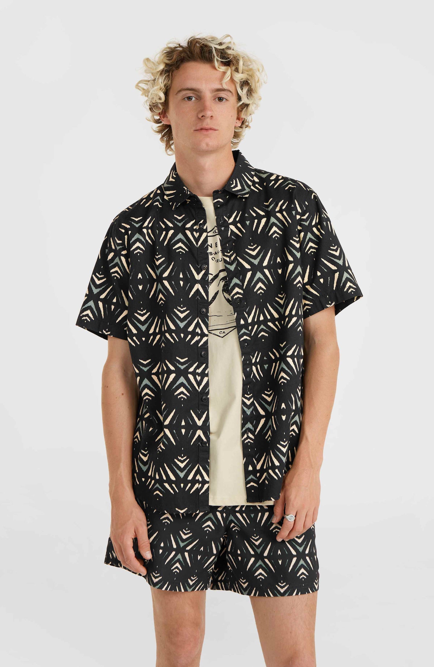 Mix & Match Beach Shirt - Black Fade IKAT