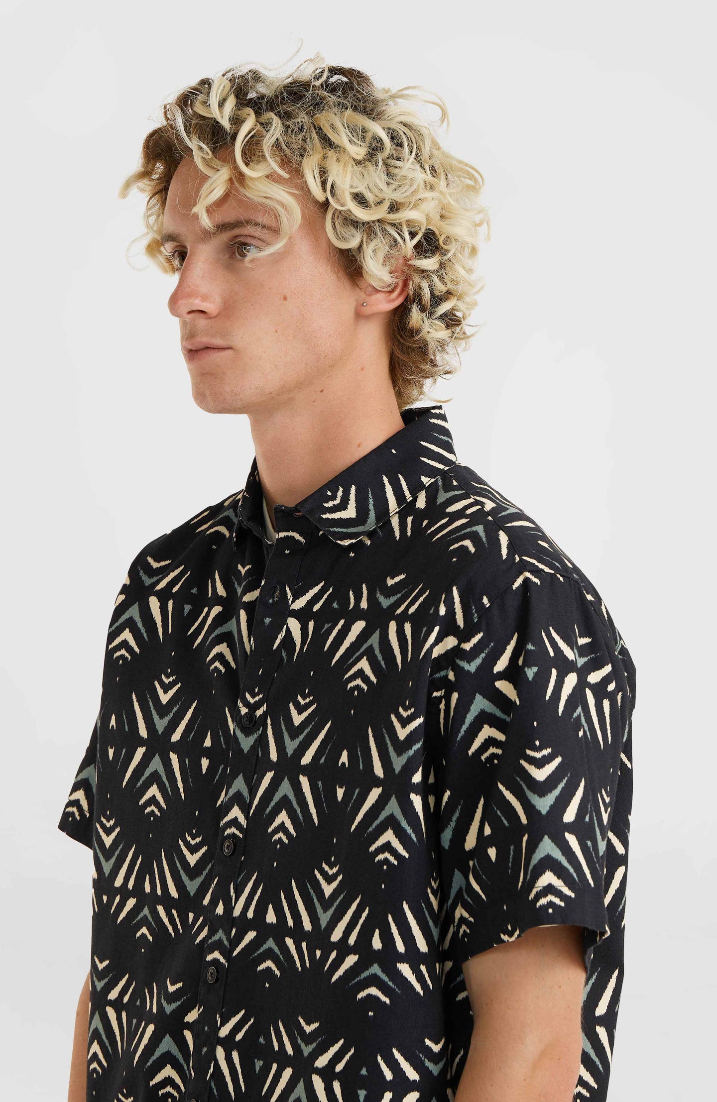 Mix & Match Beach Shirt - Black Fade IKAT