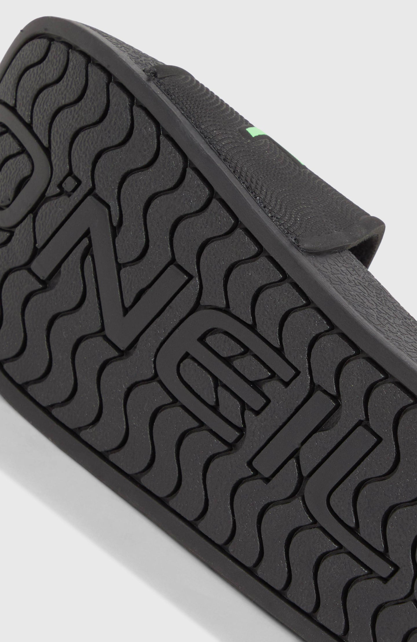 O'Neill Logo Slides - Black Out